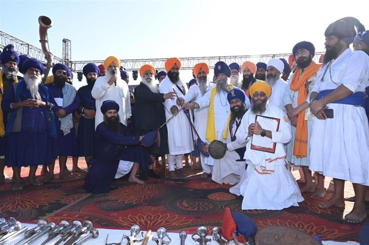 Giani Sultan Singh jathedar Takhat Sri Kesgarh sahib praised the efforts of Budha Dal to preserve the glorious art of Sikh heritage
