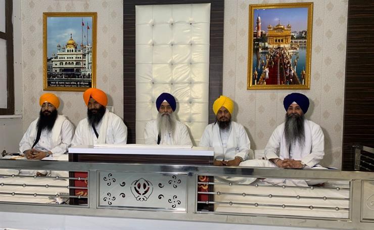Every Sikh should show Khalsai Jaho-Jalal by hanging the Khalsai sign on their houses: Five Sikh high priests