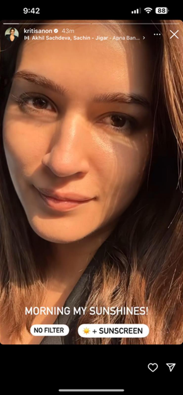 Kriti Sanon flaunts her morning ‘no filter’ golden glow: 'Sun plus sunscreen'