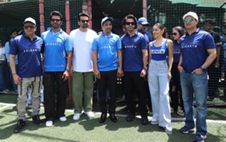 Rajkummar Rao, Srikanth Bolla beat Mumbai heat to play cricket with visually impaired children