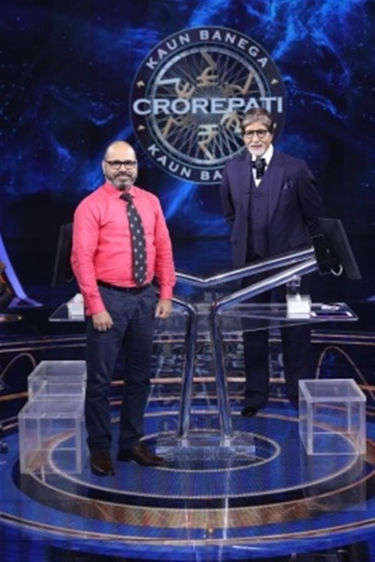 Assam school teacher realises his dream of meeting Big B; also wins Rs 25L  on 'KBC 13'