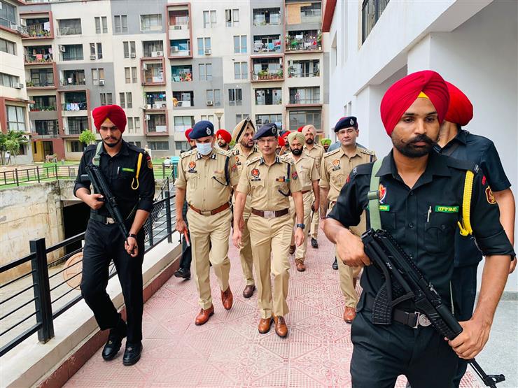 Punjab Police Sexy Women Videos - DGP Punjab Gaurav Yadav leads from front as punjab police conducts cordon &  search operations across state
