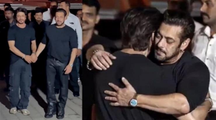 740px x 414px - SRK hugs Salman on his 57th b'day, fans overwhelmed
