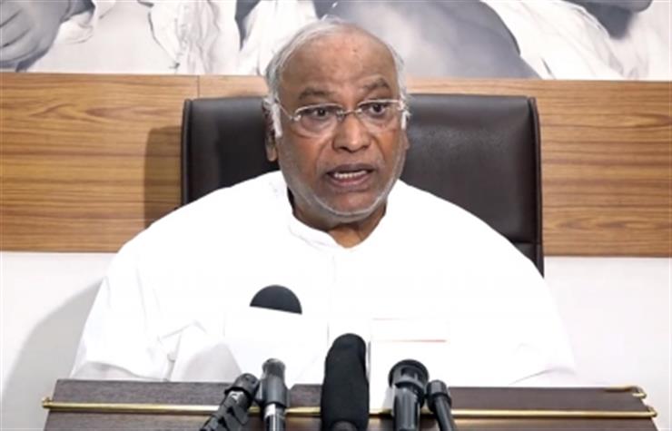 Dropped from NMML, Kharge says BJP out to destroy Nehru's name- The New  Indian Express