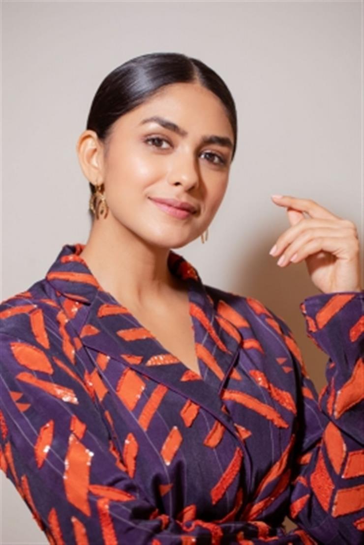 Mrunal Thakur highlights the importance of mature conversations around sex,  lust