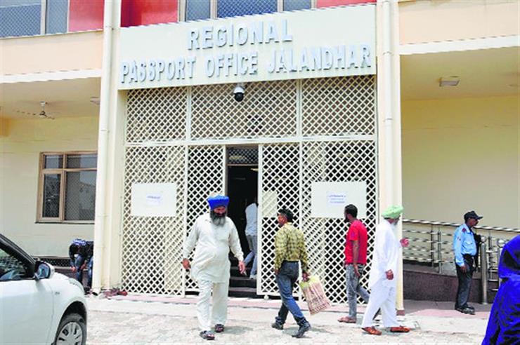 cbi-raids-regional-passport-office-jalandhar-three-officials-arrested