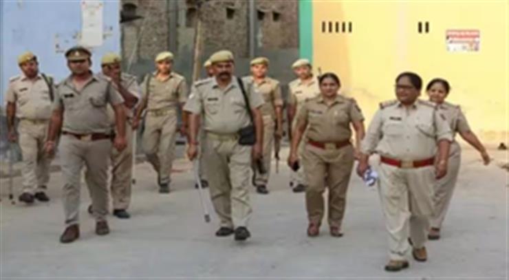 New social media norms for UP police: Action to be taken against those  making videos in uniform