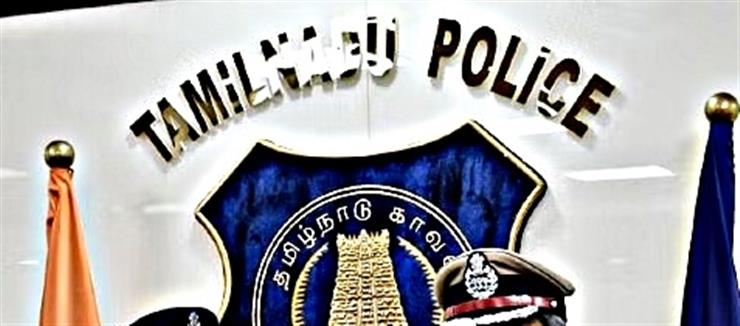 Tenkasi Crime: நிச்சயமான இளம்பெண்ணை கடத்த முயற்சி: 2 போலீசார் அதிரடி  சஸ்பெண்ட்-two police man arrested for tries to kidnap a young woman in  kadayam - HT Tamil ,தமிழ்நாடு செய்திகள்