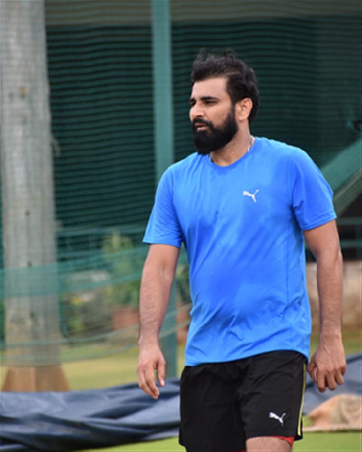 Thoda gyan apne future ke liye bacha lo: Shami rips into Manjrekar over IPL auction prediction