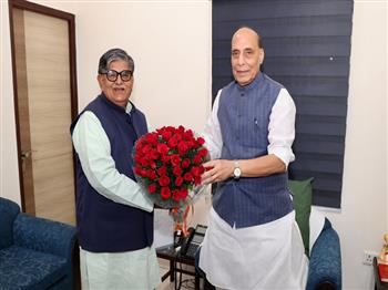 Punjab Governor Gulab Chand Kataria meets Defence Minister Rajnath Singh in Delhi on Aug 1, 2024