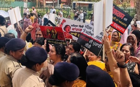 BJP Women Protest AAP’s “Anti-Women” Stand, Detained While Marching to CM Bhagwant Mann’s Residence