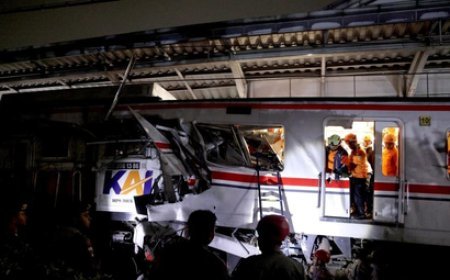 Death toll rises to 14 in Indonesia train accident, president visits victims