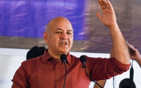 After Kejriwal, Manish Sisodia on 'Satyagraha' in Delhi liquor case