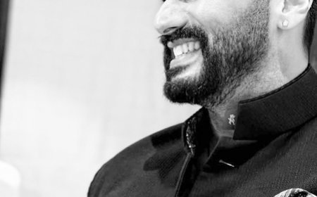 Arjun Kapoor flaunts a candid pic captured by 'Hamza' Ranveer Singh 