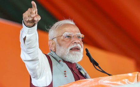 PM Modi to offer prayers at Kashi Vishwanath temple before inaugurating Ganga Expressway today