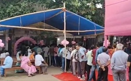 Bengal polls: Voting starts in 142 seats as mild tension surfaces in first hour 