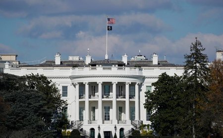 White House seeks new coalition to secure Hormuz shipping: Report