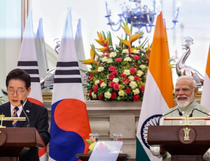 Lee returns from trip to India, Vietnam focused on economic ties