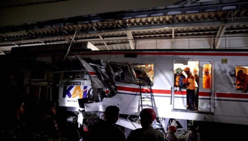 Death toll rises to 14 in Indonesia train accident, president visits victims