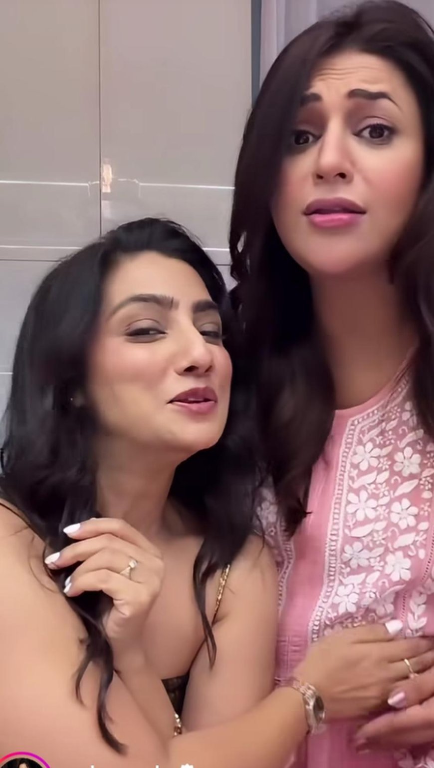 Mommy-to-be Divyanka Tripathi & Neha Marda get dancing to ‘Kabhi Aar Kabhi Paar’