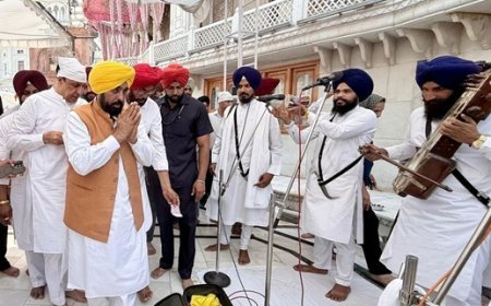 Bhagwant Singh Mann pays obeisance at Sri Harmandir Sahib, thanks Almighty for strength to enact historic anti-sacrilege law
