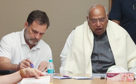 Kerala CM puzzle to end today with Cong high command finally to announce name