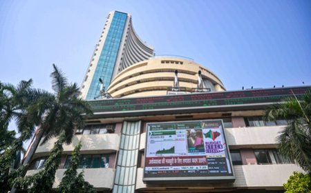 Indian markets trade flat amid mixed global cues, oil prices rise