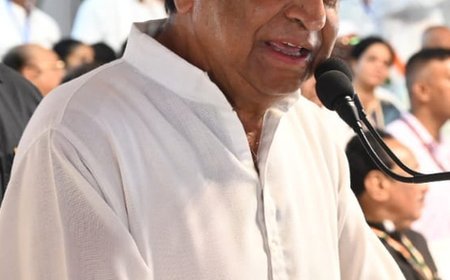Kamal Nath slams Centre over fuel prices, says govt earns Rs 30/litre in taxes