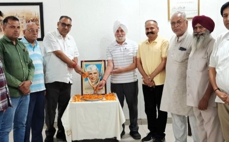 Congress Party paid tribute to Pandit Jawaharlal Nehru