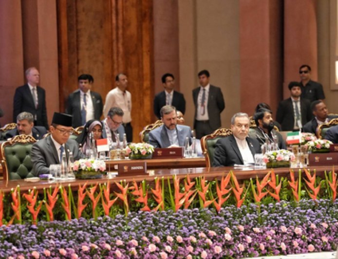 Iran victim of illegal expansionism, warmongering, says Araghchi at BRICS meet