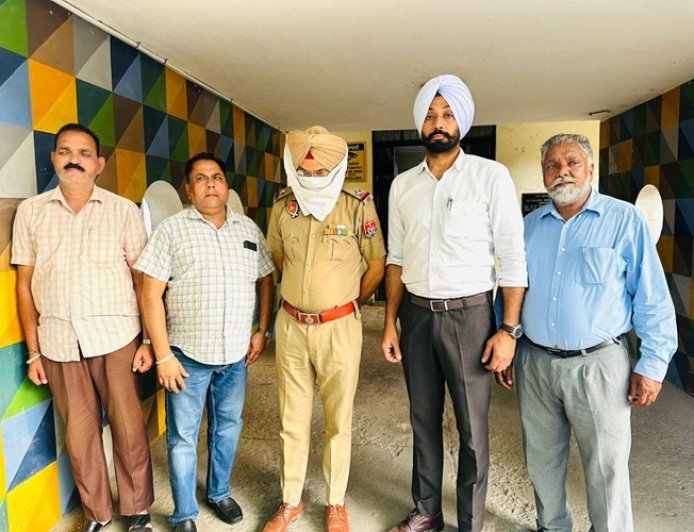 Punjab Vigilance Bureau nabs ASI red handed accepting bribe of Rs 14,000