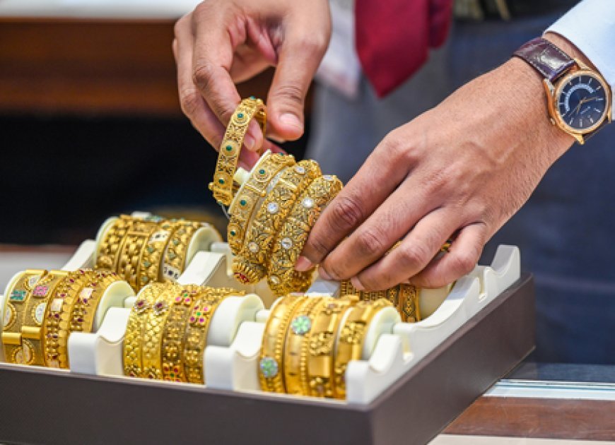 Gold dips 0.81 pc this week over waning hopes of Fed rate cuts