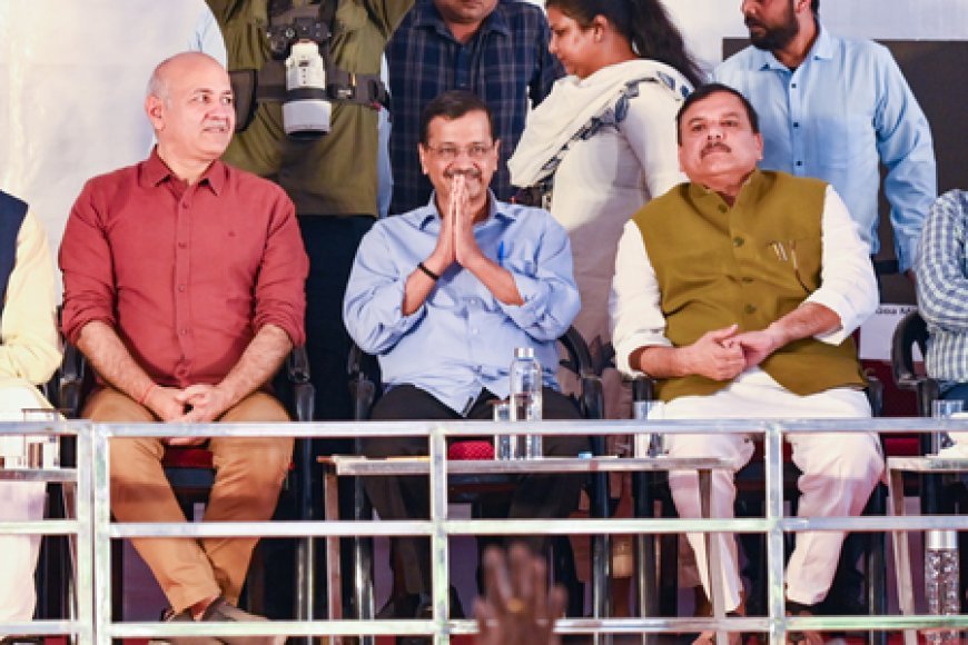 Delhi HC issues notices to Kejriwal, Sisodia in criminal contempt proceedings