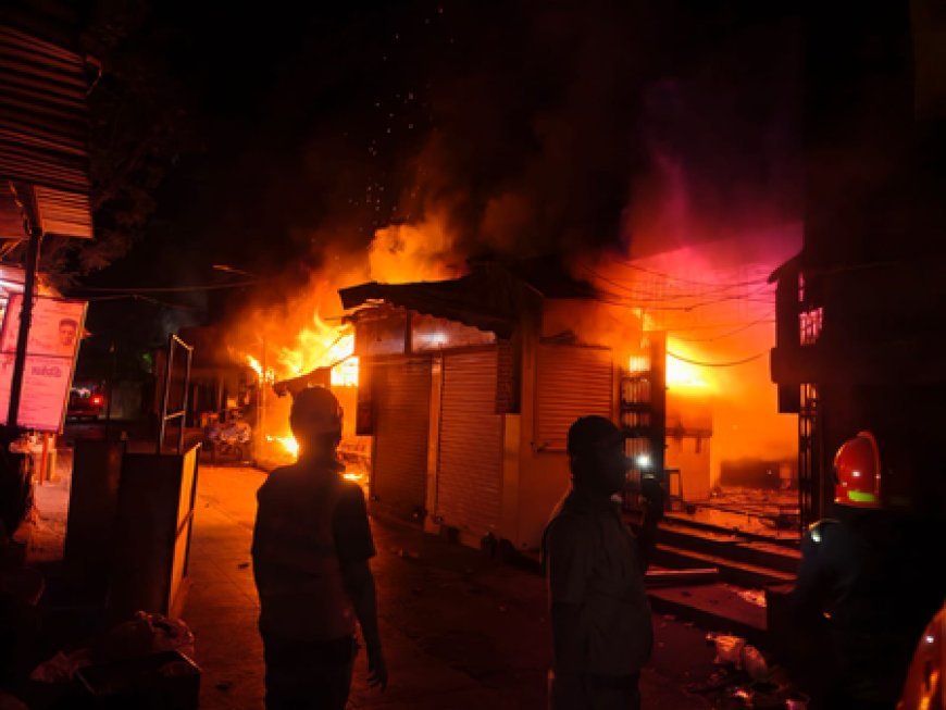 Massive fire breaks out in Thane market; firefighter, security guard killed