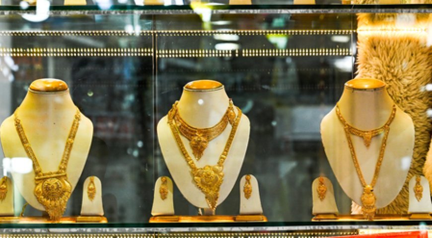 Gold, silver trade lower as investors track global tensions