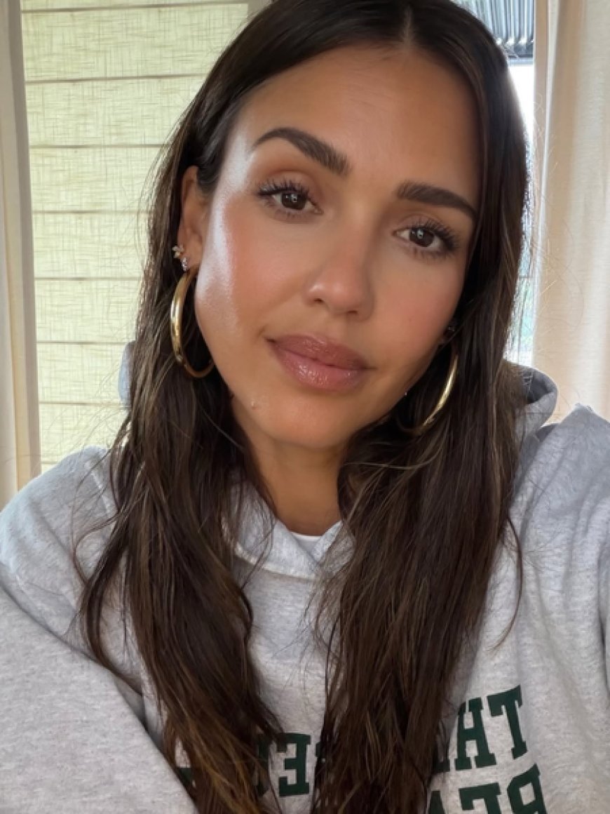 Jessica Alba: This year’s flying by, I’m reminding myself to slow down