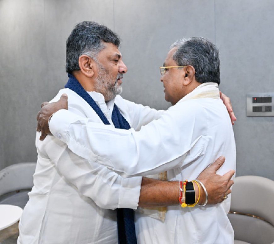 Shivakumar touches Siddaramaiah’s feet, seeks blessings at breakfast meeting