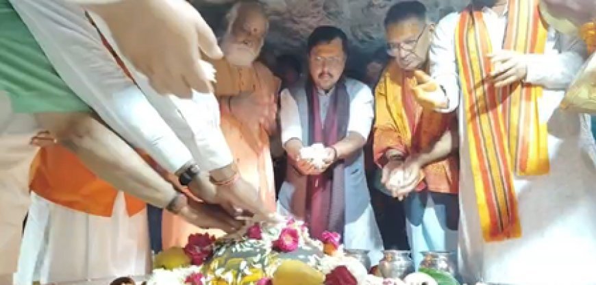 Uttarakhand: BJP National President Nitin Nabin offers prayers at Tapkeshwar Mahadev temple