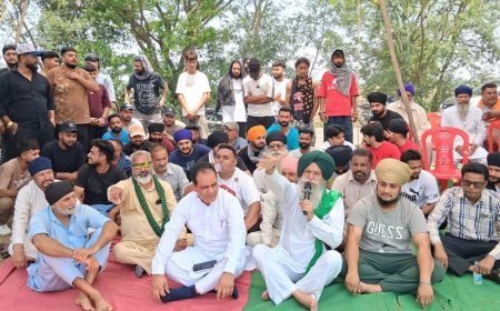 Villagers Stage Protest Against Tar Plant Near Darvesh Village, Demand Closure Over Pollution Concerns