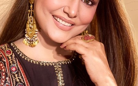 Hina Khan enjoys 'Aamchi' Mumbai's famous vada pav, says ‘nothing like it’ 