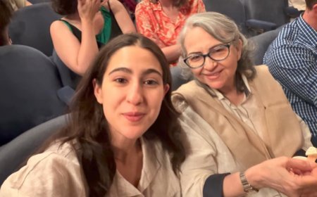 Sharmila Tagore reunites with ex DIL Amrita Singh at theatre play, Sara Ali Khan calls them ‘OG legends’