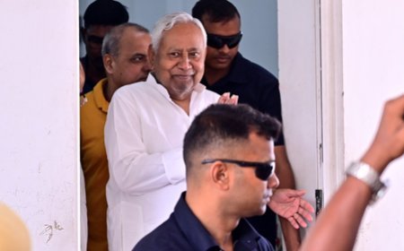 Nitish Kumar meets Vashistha Narain Singh in Patna; visits JD(U) office