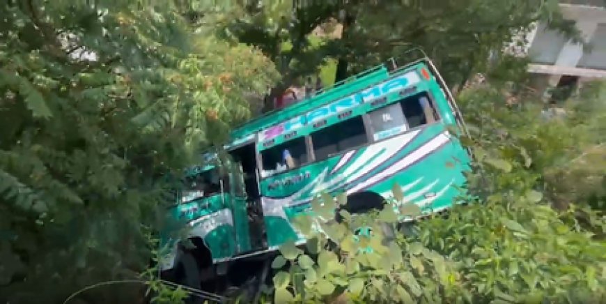 23 pilgrims injured as minibus falls into gorge in J&K's Kathua