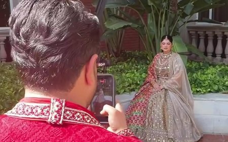 Anshula Kapoor calls fiance Rohan Thakkar her 'favourite' as he turns photographer at Mata Ki Chowki