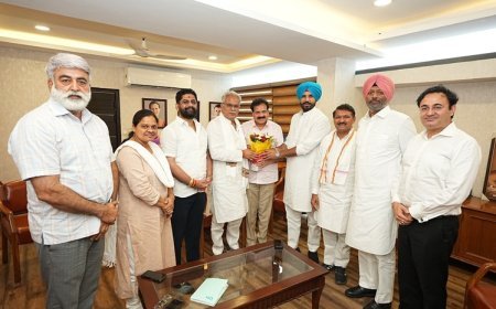 Punjab Congress gets into battle mode, Bhagel conducts meeting of DCC presidents