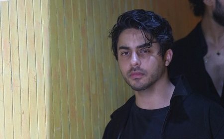 Aryan Khan steps out for friend Raghav Juyal's birthday bash, actor escorts him out