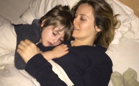 Alicia Silverstone cuddles son Bear Blu Jarecki: A mama’s favorite place 