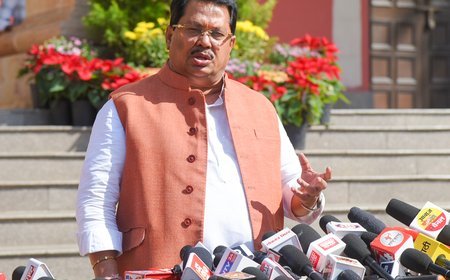 Stop clamping down on students, meet their demands immediately: Cong on NEET row 