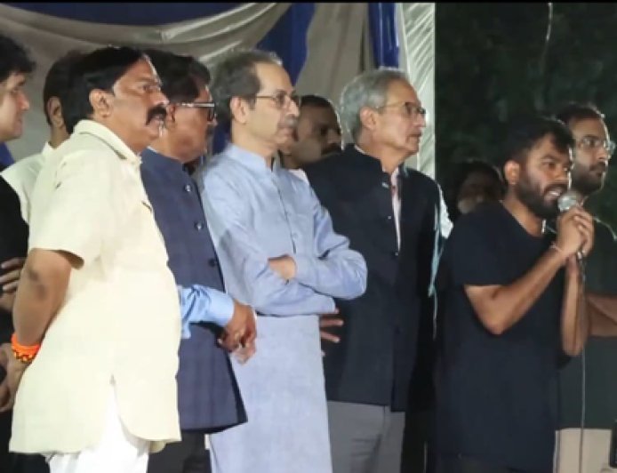 ‘Entire govt needs to be replaced’: Uddhav Thackeray at Jantar Mantar 