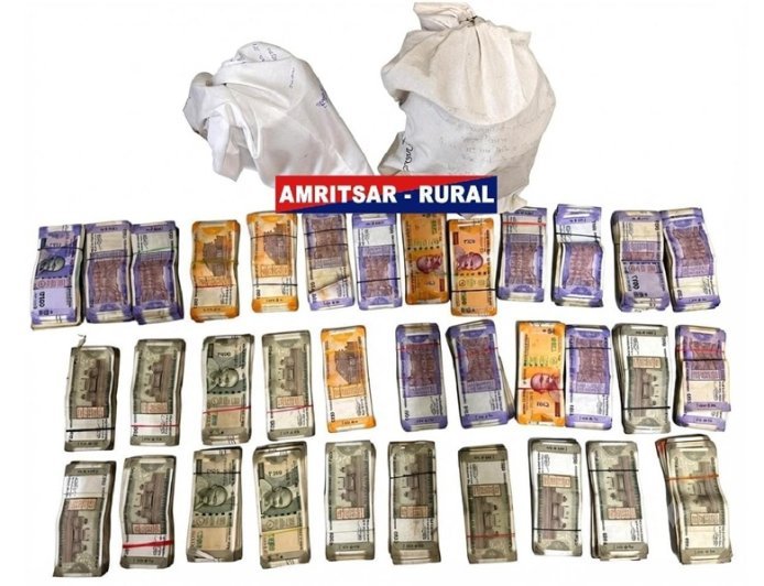 Woman among three held with 6 kg heroin, Rs.9.80 lakh drug money in Amritsar